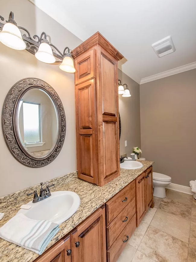 Building Photo - 315 Hill Ridge Dr