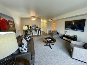 Building Photo - 1335 Summit Ave