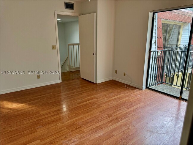 Building Photo - 721 NW 99th Cir