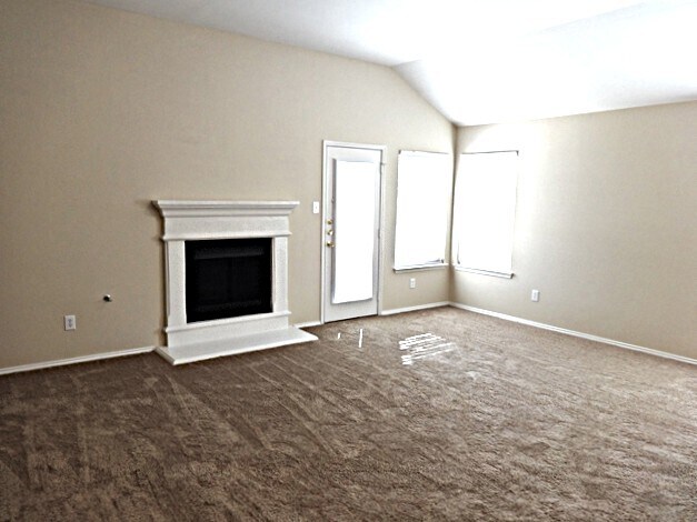 Building Photo - 9056 Weller Ln