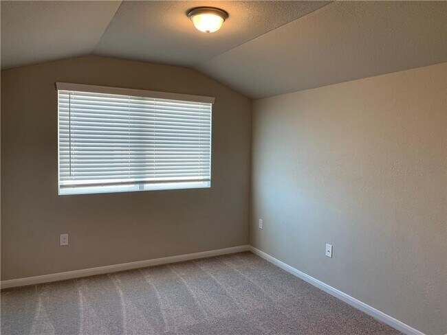 Building Photo - 214 Bent Creek Dr