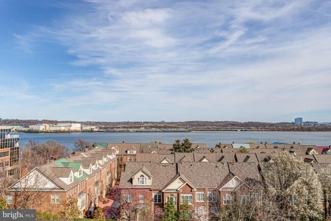 Building Photo - 801 N Fairfax St