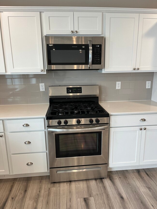 Building Photo - 4501 W Bedford Ave