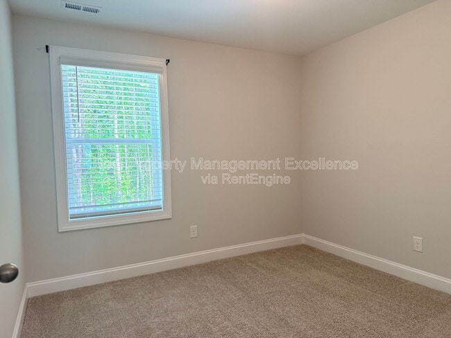 Building Photo - 540 Barrington Row Ave