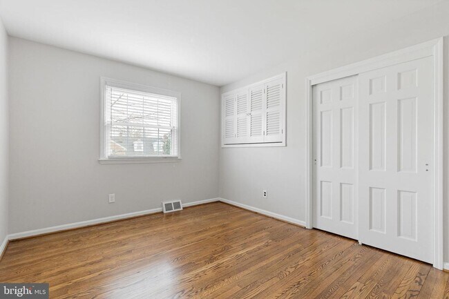 Building Photo - 235 Prospect Dr