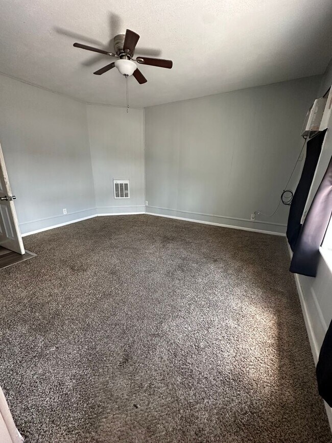 Building Photo - Apartment for Rent