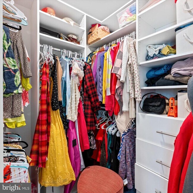 Building Photo - 44674 Provincetown Dr