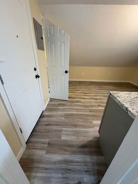 Unit 3 - 48 Hopkins Pl