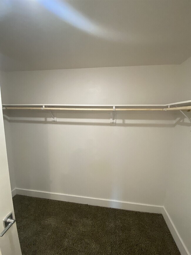 Building Photo - 201 W Bufford St