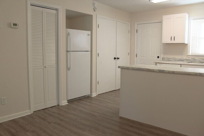 Building Photo - 1840 Woodland Ave