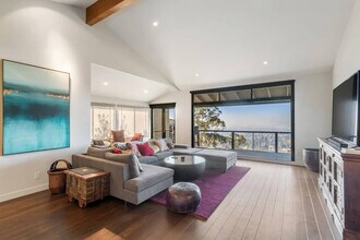 Building Photo - 22 Gravatt Dr