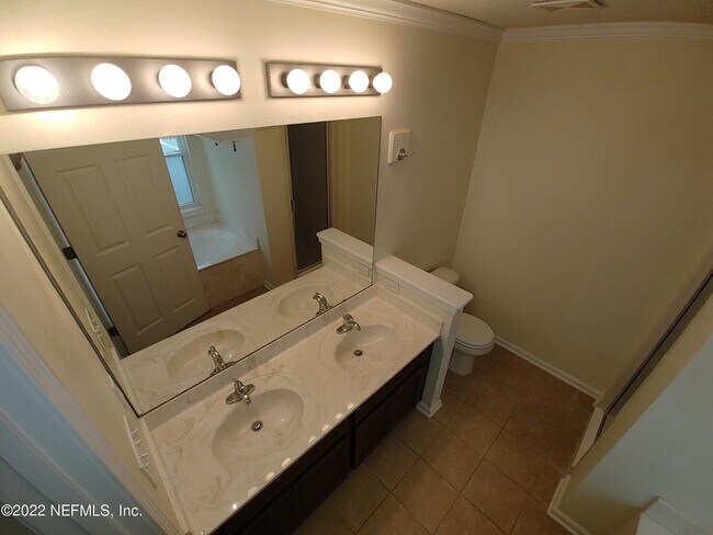 Building Photo - 228 Mahogany Bay Dr