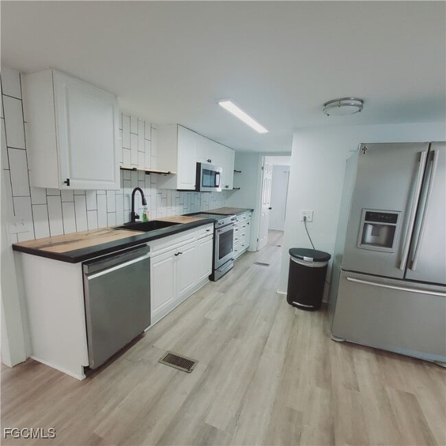 Building Photo - 26222 Earl Rd