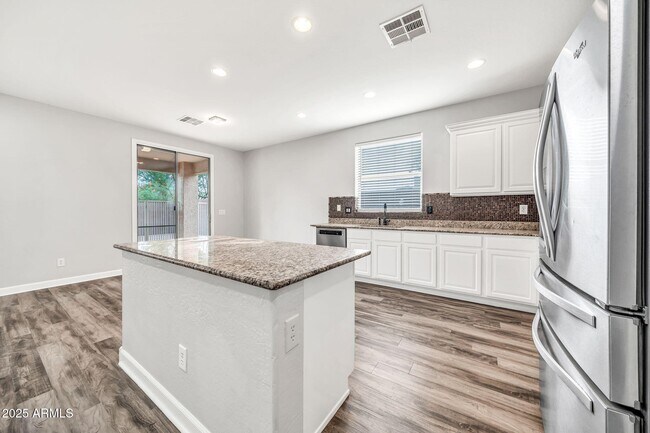 Building Photo - 7859 W Redbird Rd