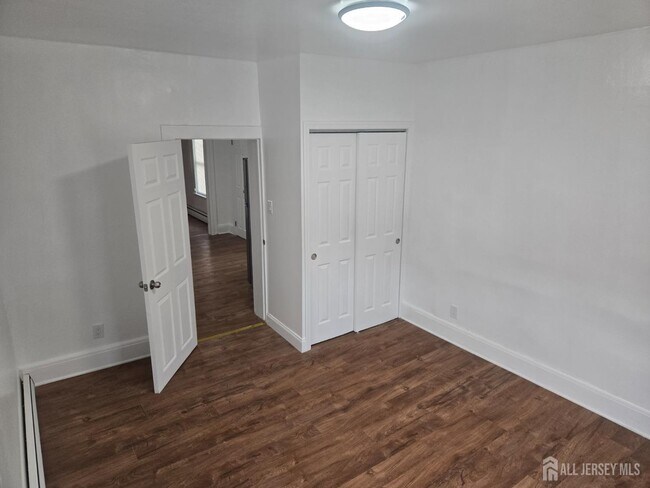 Building Photo - 12 N 6th Ave