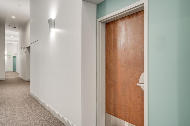 Building Photo - 655 5th St