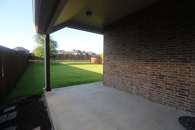 Building Photo - 5820 Fremont Dr