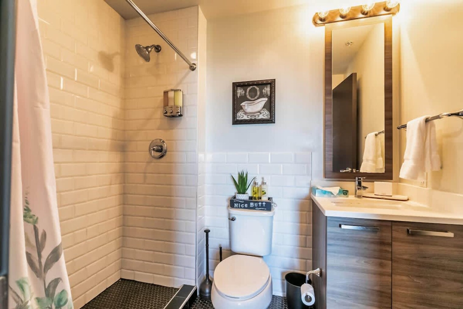 Building Photo - 500 S Ervay St