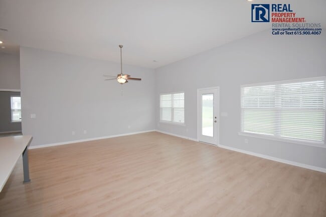 Building Photo - 1142 Bluecreek Cir