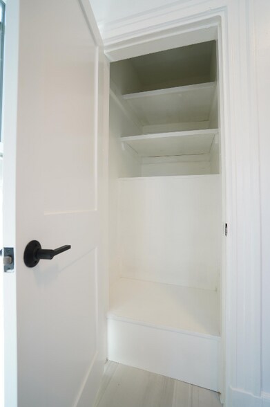 Building Photo - 66 Chester St