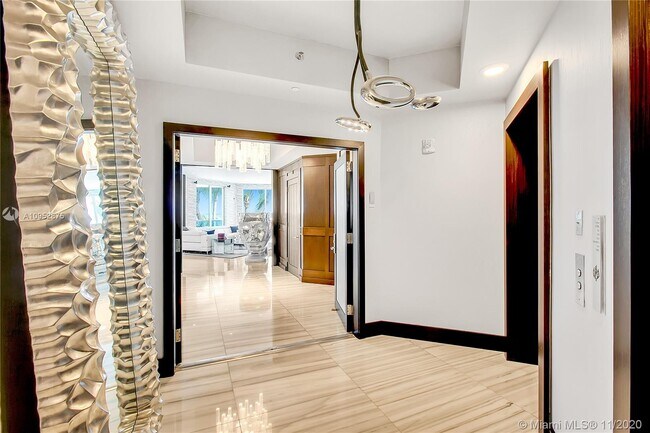 Building Photo - 2711 S Ocean Dr