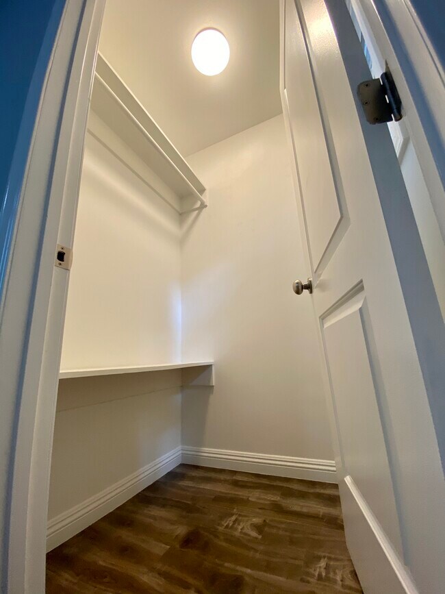 CLOSET / STORAGE - 7284 1/2 Fountain Ave