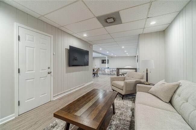 Building Photo - 691 Harbor Cove