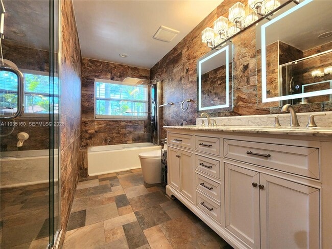 Building Photo - 21028 NE 34th Ct