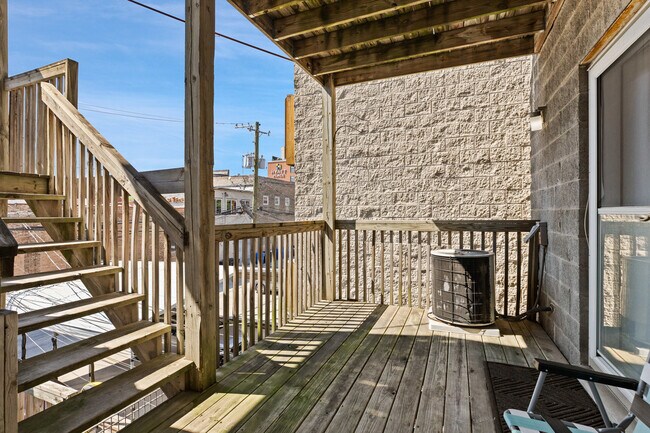 Building Photo - 1522 N Bosworth Ave