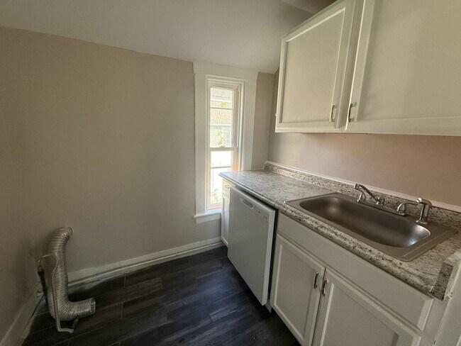 Building Photo - 45 Aspen St