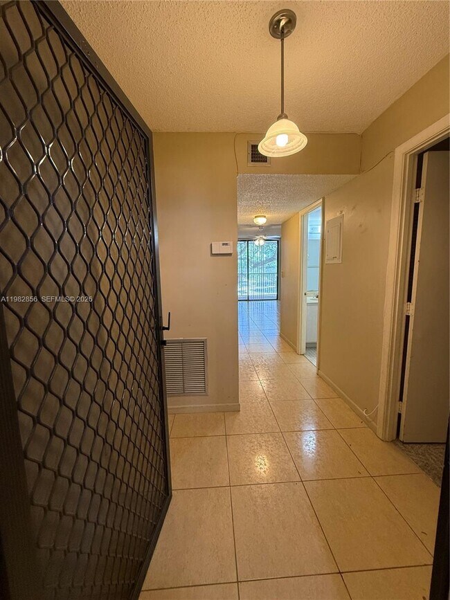 Building Photo - 6800 Cypress Rd