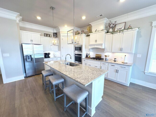 Building Photo - 401 Peach Orch Ln