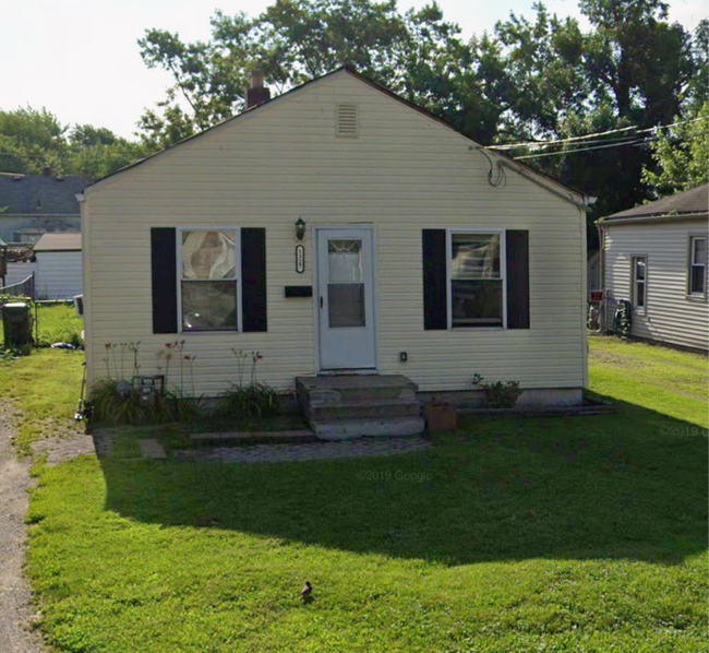 Primary Photo - 1327 E 359th St