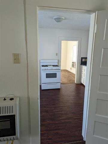 Building Photo - 407 Paluxy St