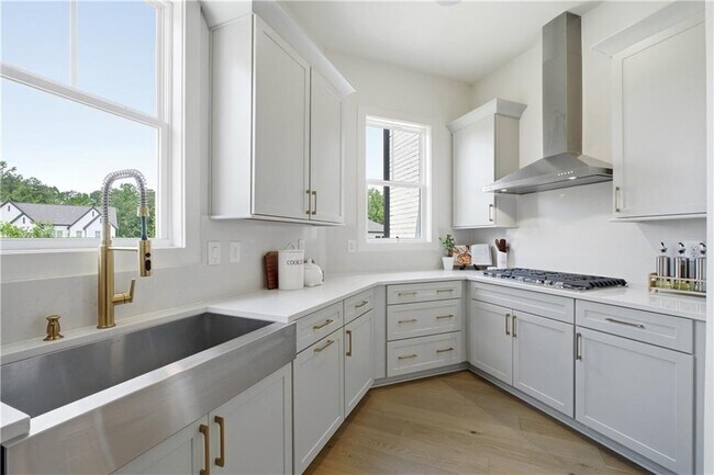 Building Photo - 4510 Hawthorn Cir