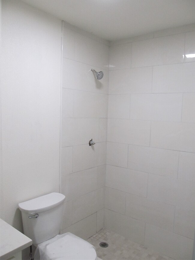 Building Photo - 1213 Trimm Ave