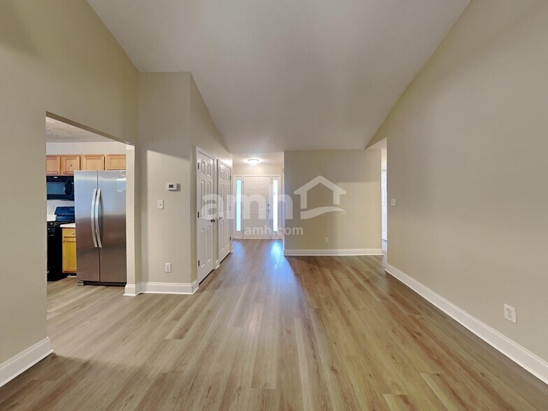 Building Photo - 785 Mount Royal Cv