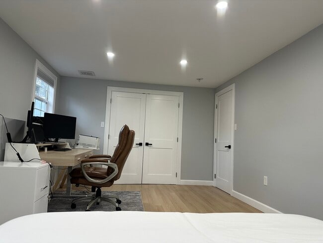 Building Photo - 456 Parsonage St