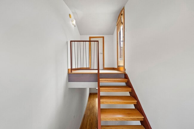 Building Photo - 1414 Rosewood St