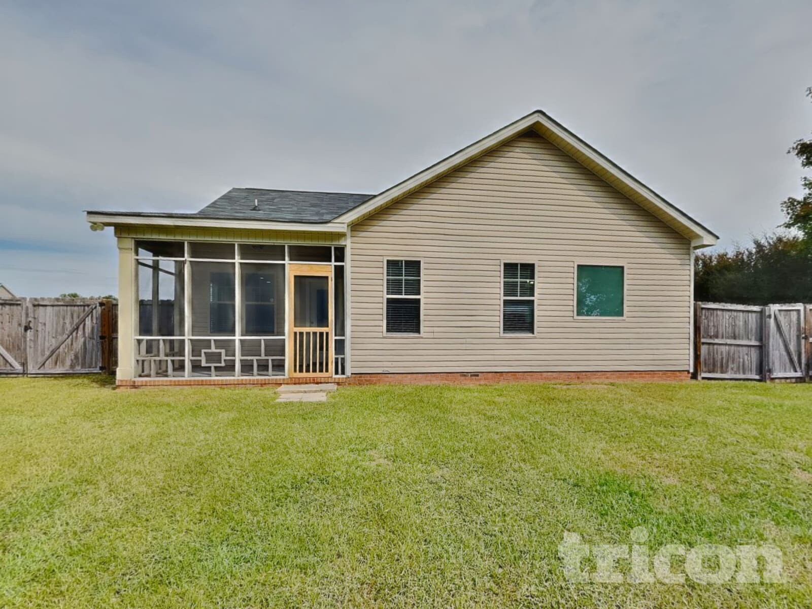 Building Photo - 15 Fairfax Dr