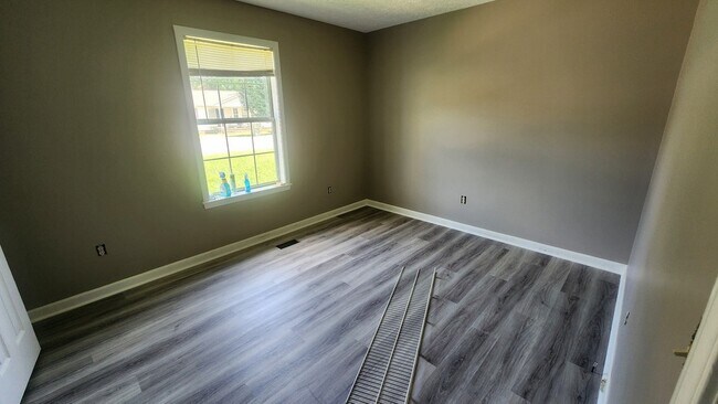 Building Photo - 610 N Greenwood Ext