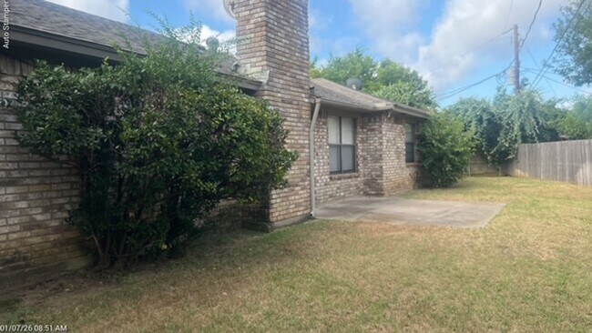 Building Photo - 3700 Dauphine Ct