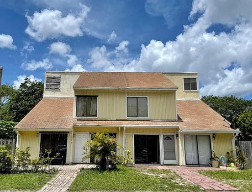 Building Photo - 9240 Green Meadows Way