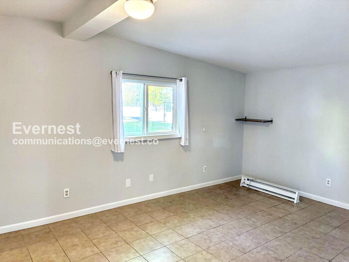 Building Photo - 621 W Prospect Rd