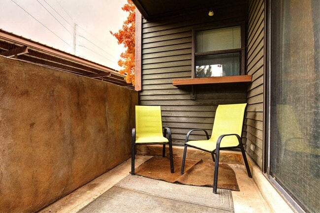 Building Photo - 2 Bedroom/ 2 Bathroom | FURNISHED | TV and Internet Included | Dog Considered