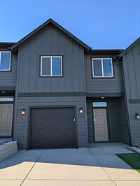 Building Photo - 3 bed 2.5 bath Townhome
