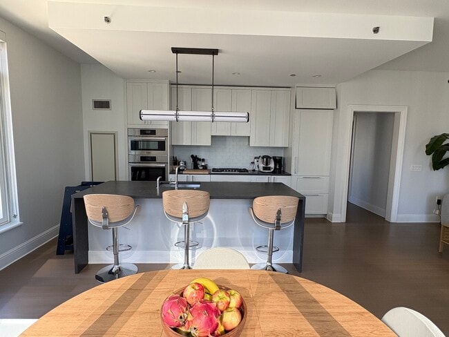 Building Photo - 514 N Peshtigo Ct