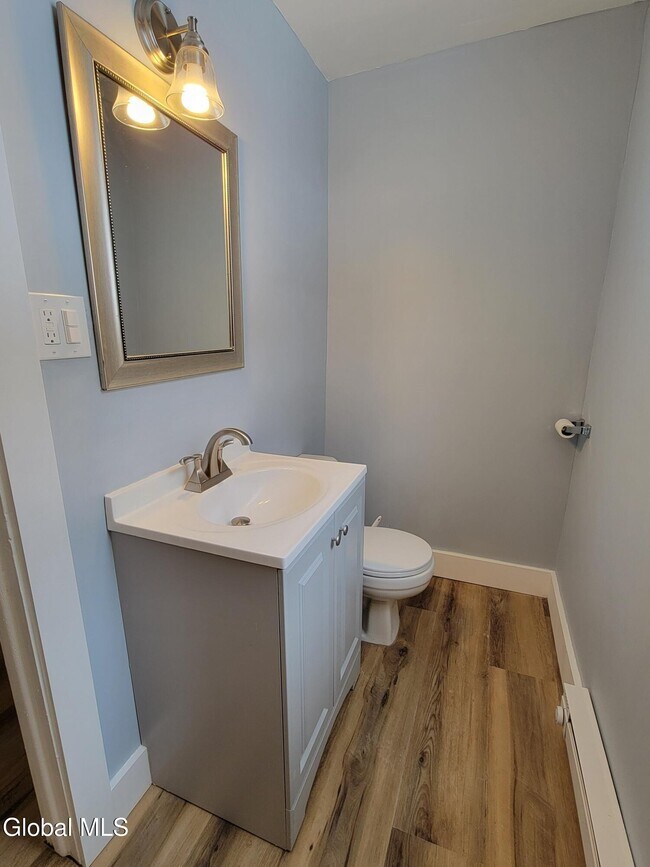 Building Photo - 827 US-9