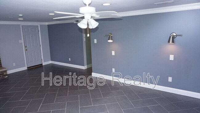 Building Photo - 529 Bardon Rd NW