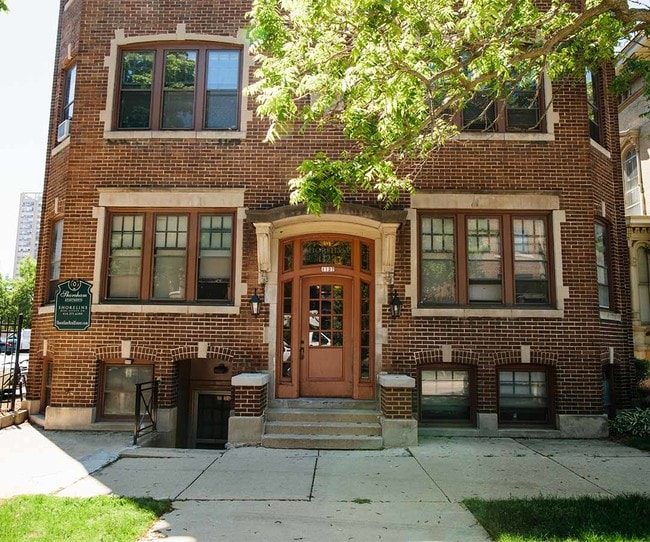 Shoreham Apartments 1127 N Cass St Milwaukee WI 53202 Apartment Finder